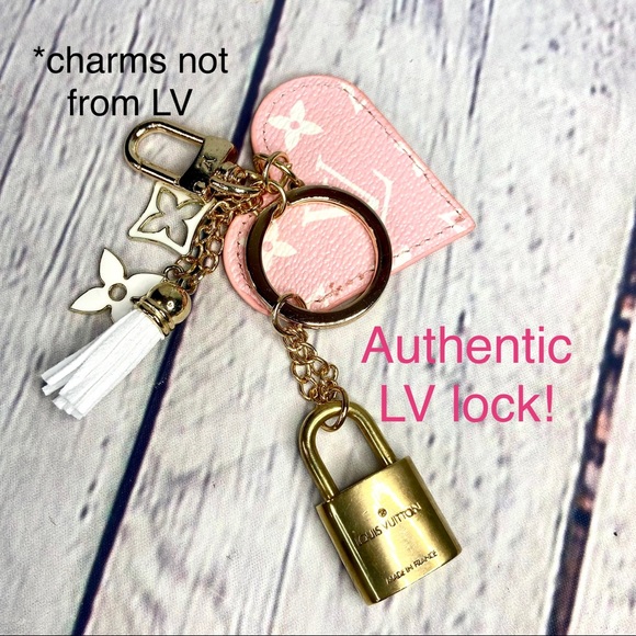 Louis Vuitton lock keychain with charms - Picture 2 of 5